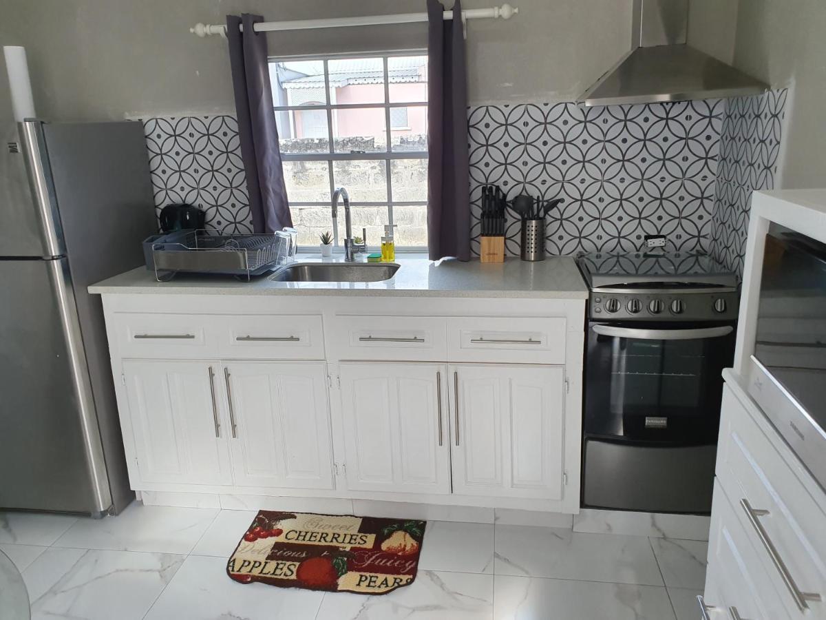 ברידג'טאון Devachan Apartments מראה חיצוני תמונה