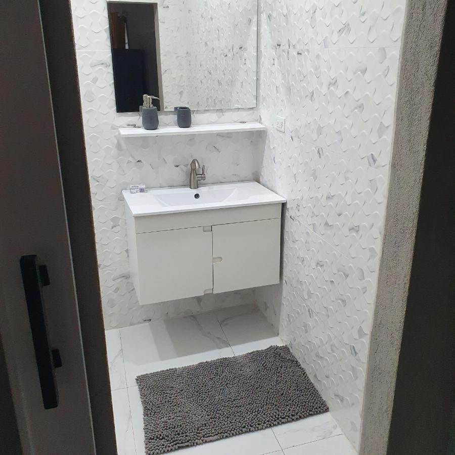ברידג'טאון Devachan Apartments מראה חיצוני תמונה